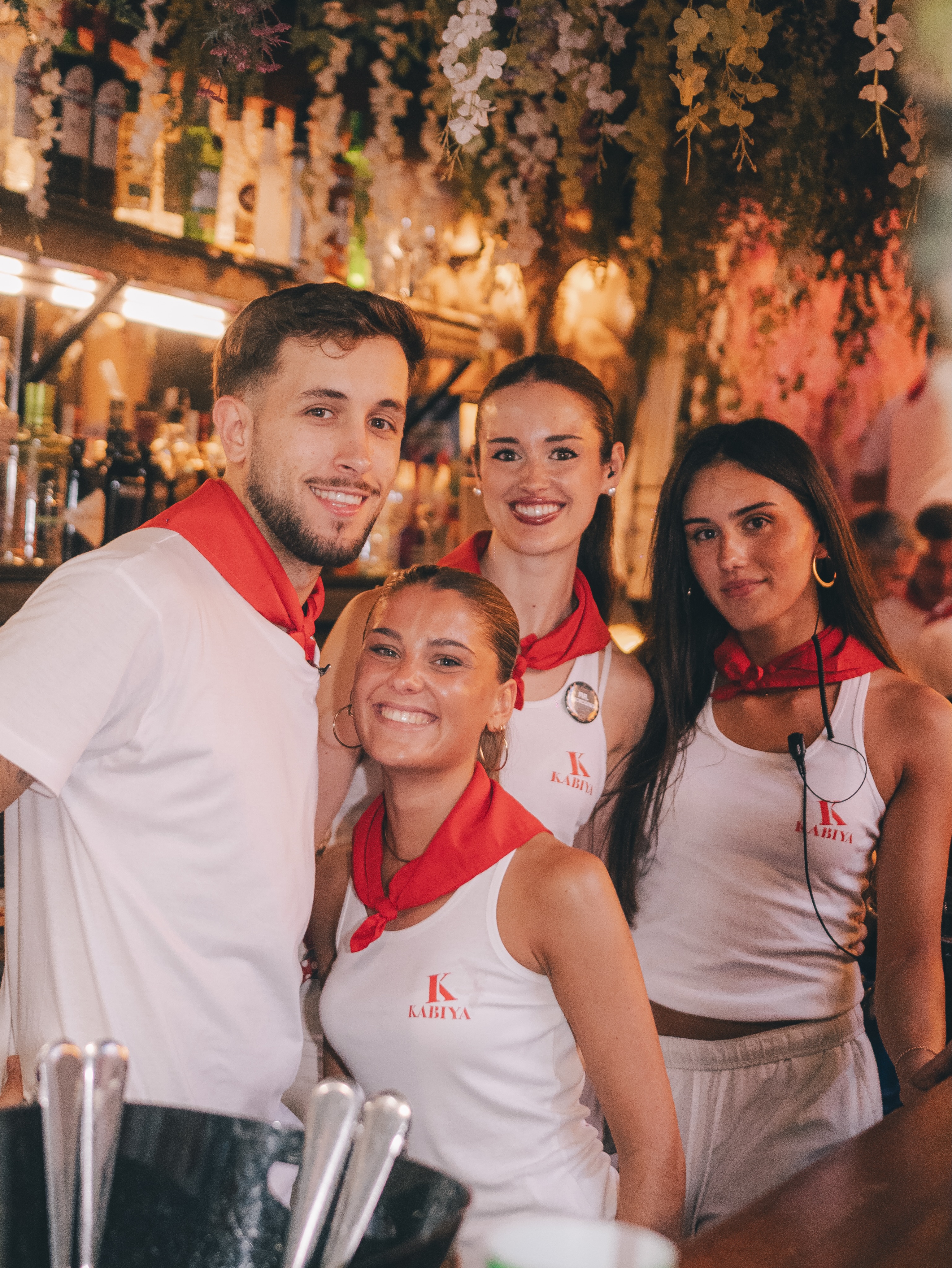 Tres barras y un equipo listo para serviros este tercer día de San Fermines en Kabiya! #sanfermin #pamplonairuña