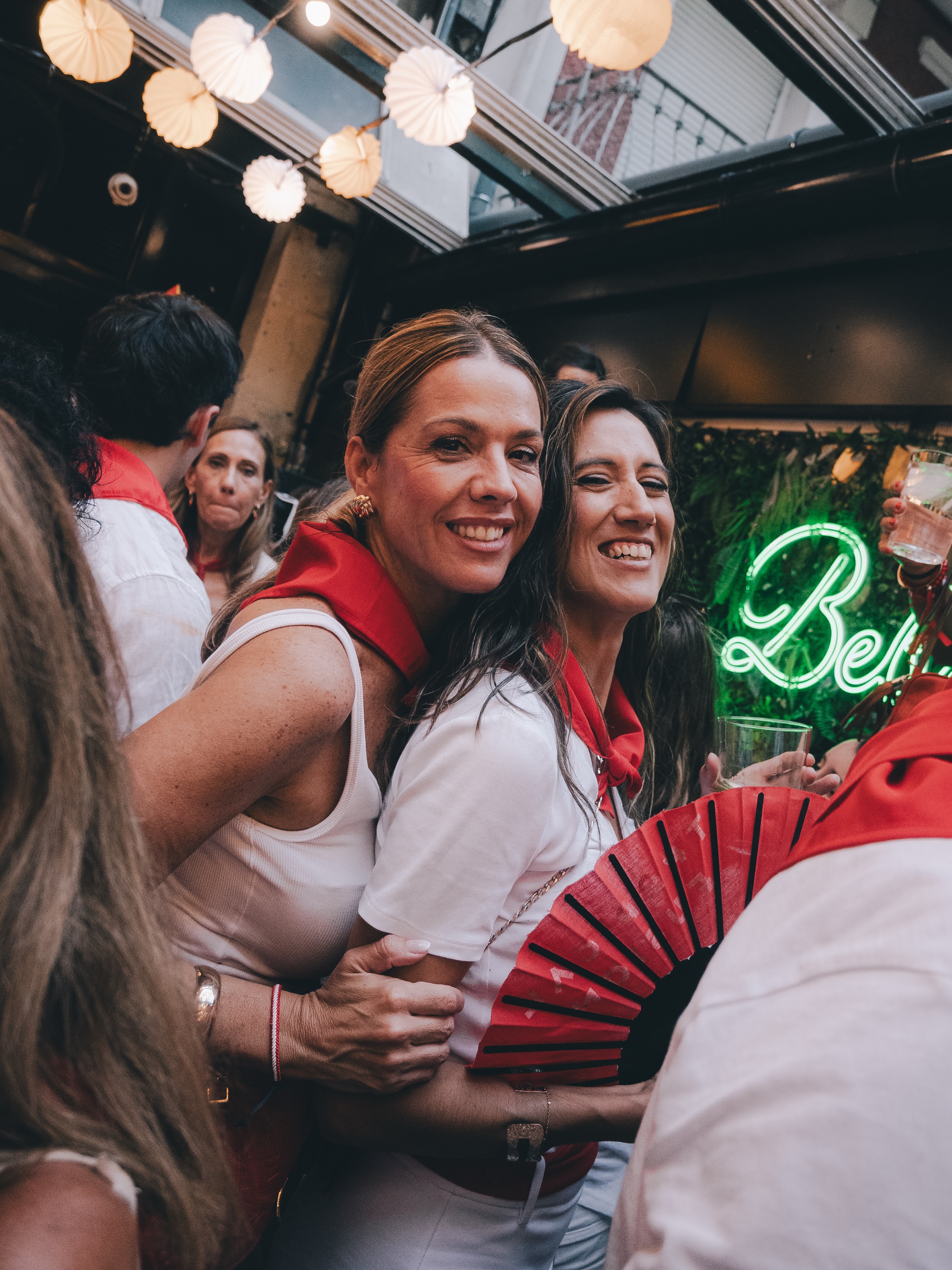 Tarde de San Fermín en Kabiya 🤠🔻

Buen ambiente, buena compañía y muchas ganas de seguir celebrando.

Nos vemos por aquí ❤️